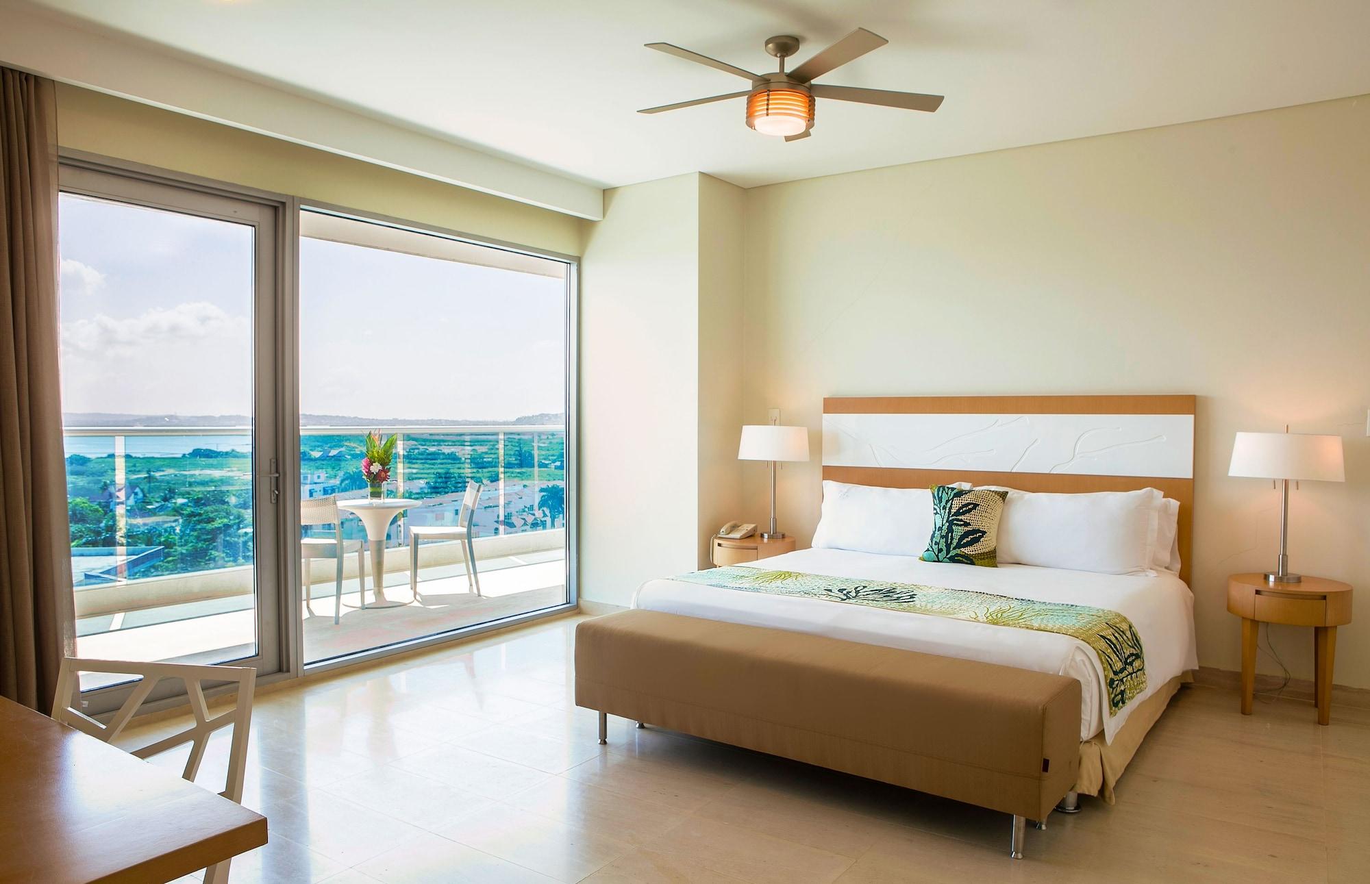 Americas Torre Del Mar Hotel