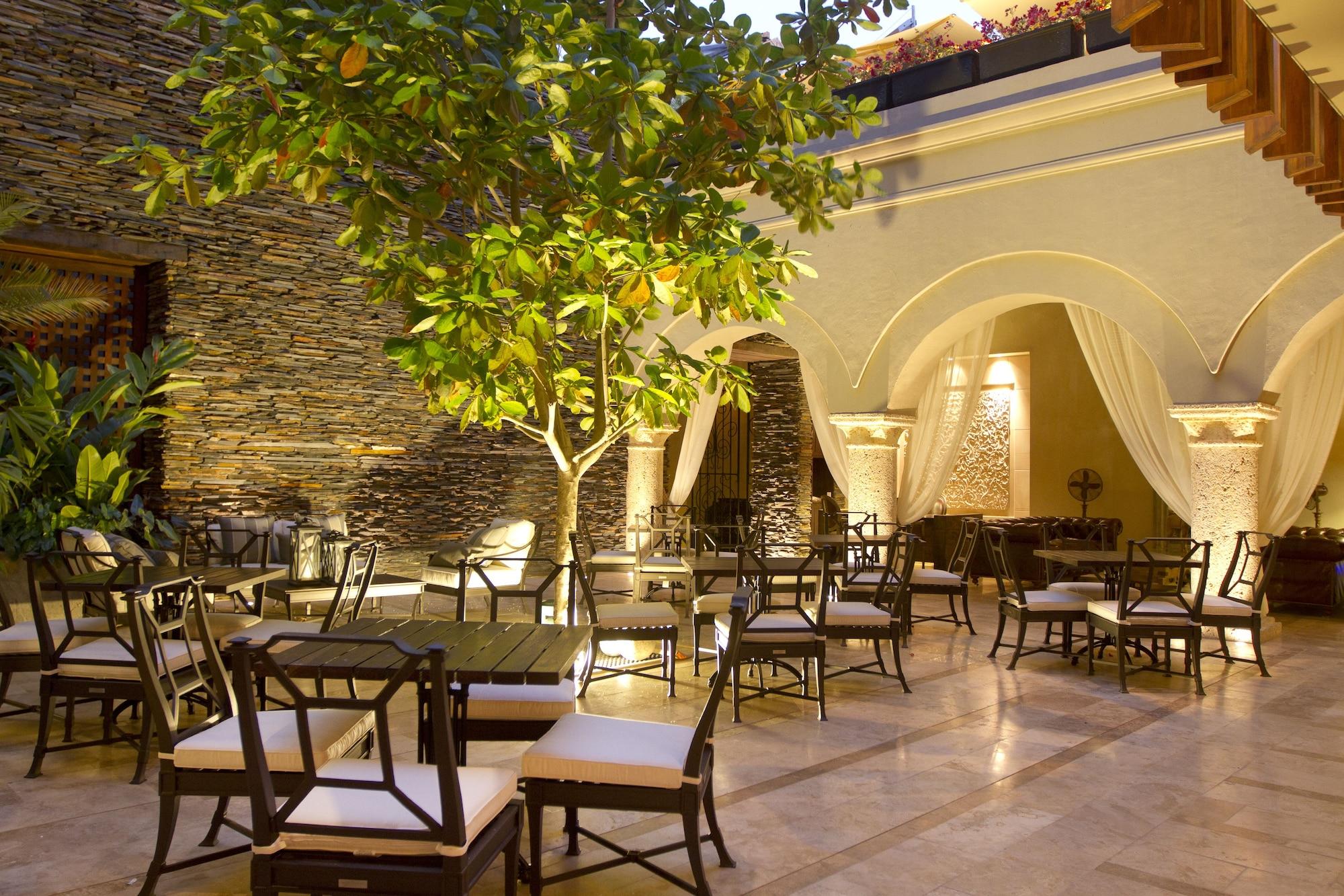 Hotel Bastión Luxury