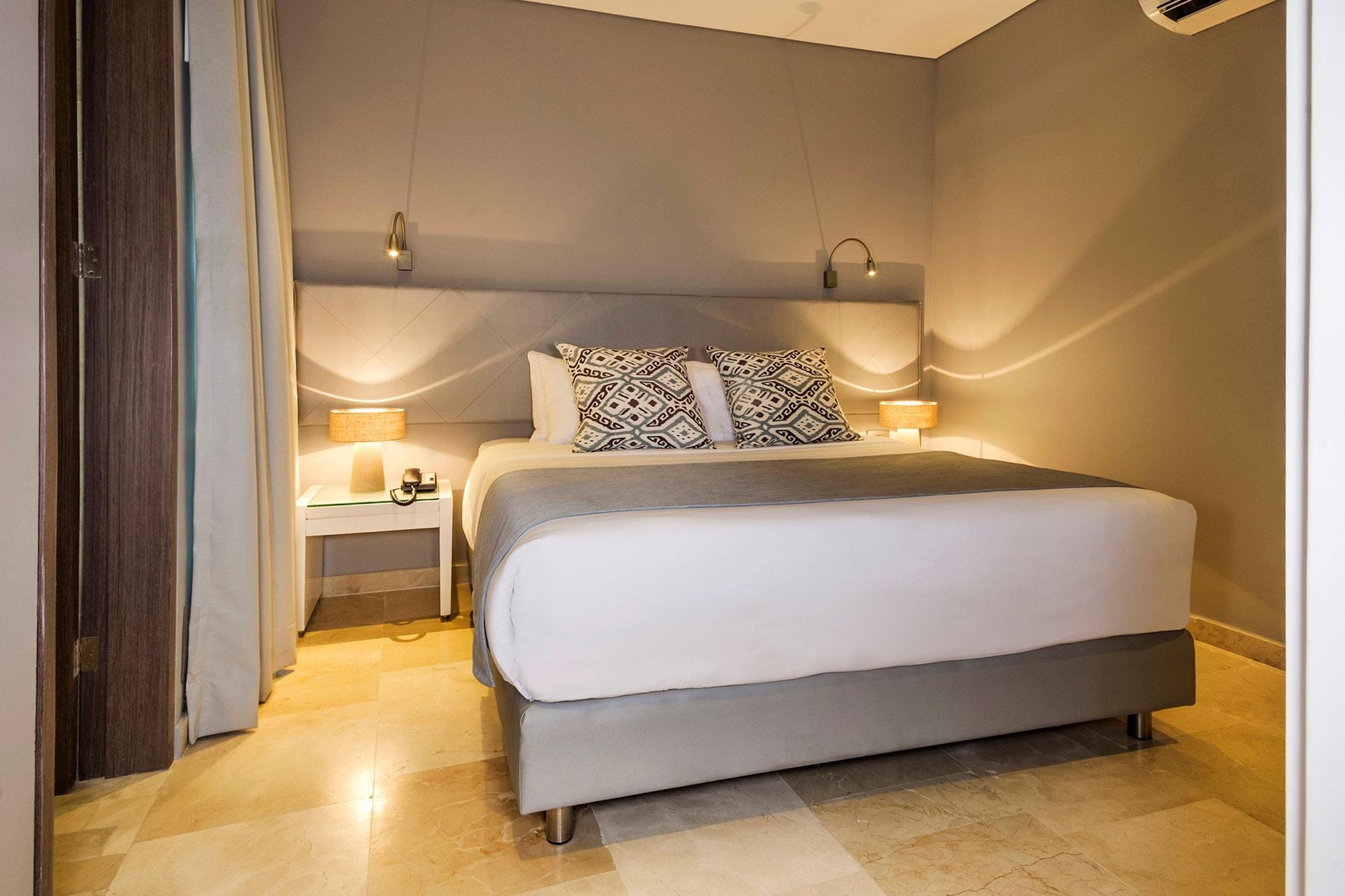Oz Hotel 4*