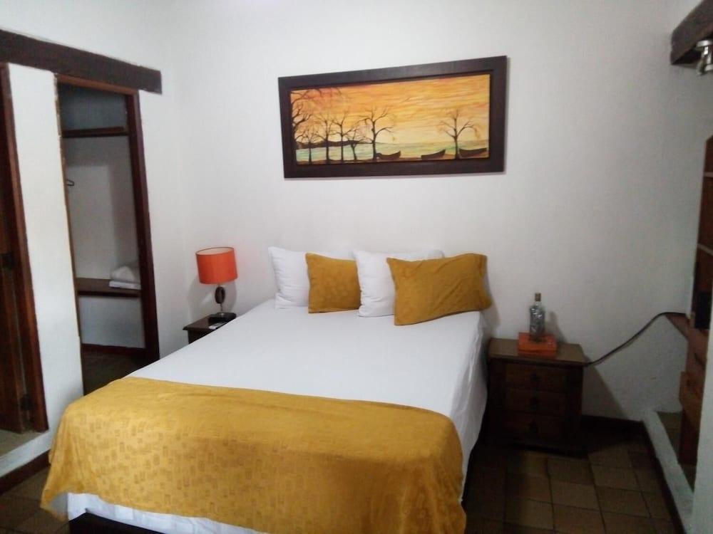 Casa Abril Ii Hotel