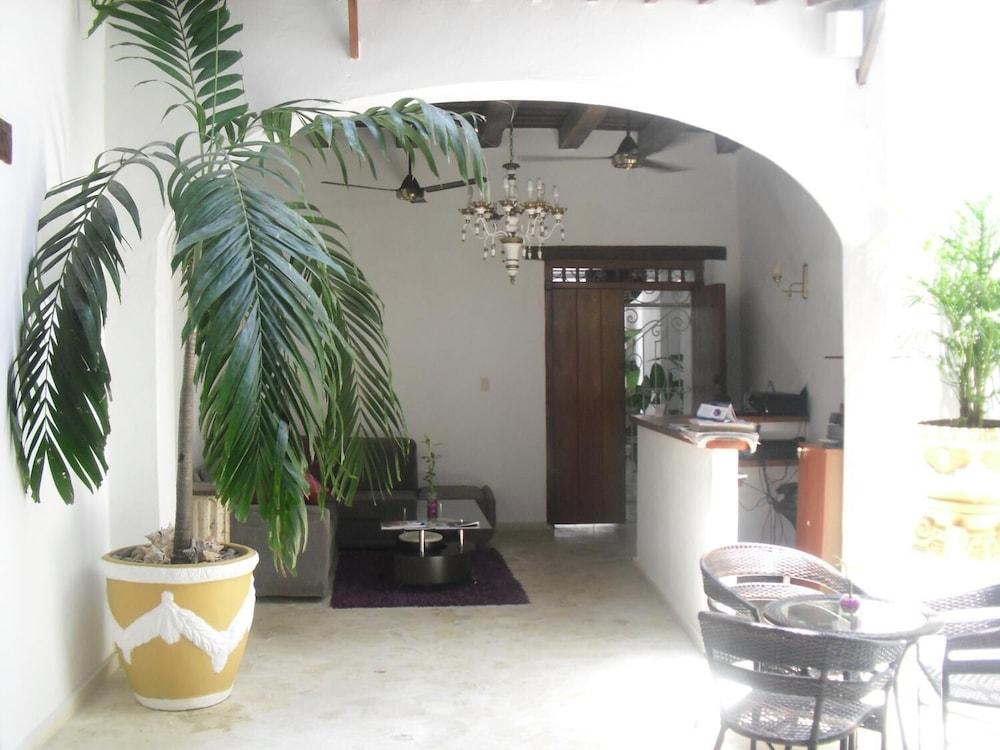 Casa Abril Ii Hotel 3*