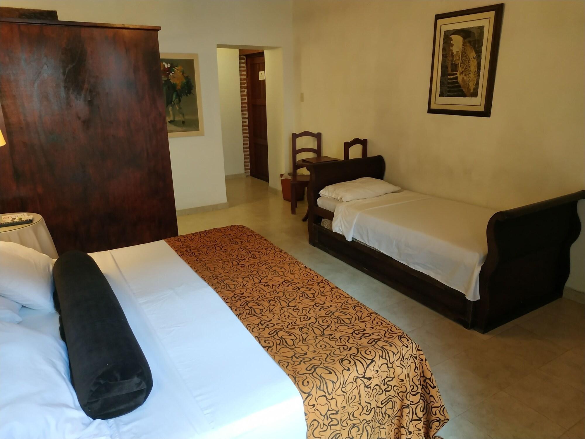 Casa India Catalina Hotel
