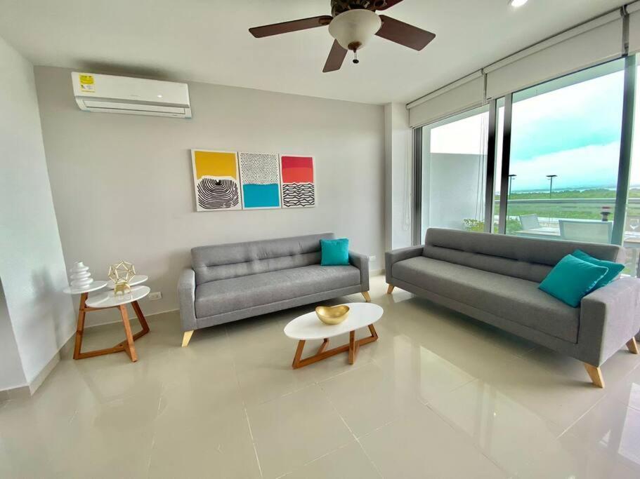 Beachfront Epic Apartment Cartagena