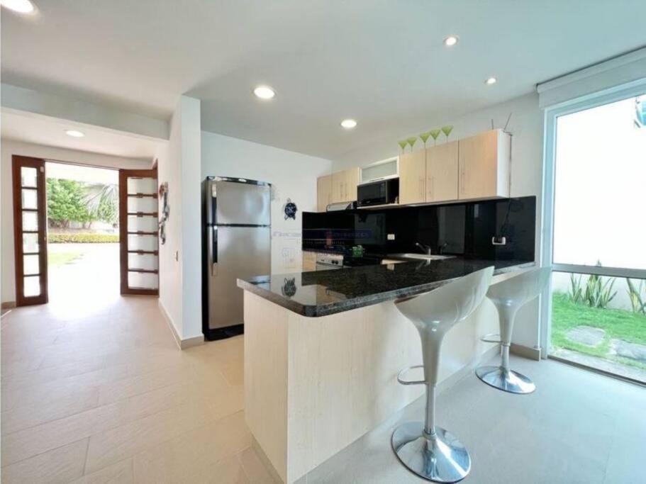 Casa Arcoiris: Espectacular Casa En Con Acceso Directo A La Playa Villa *