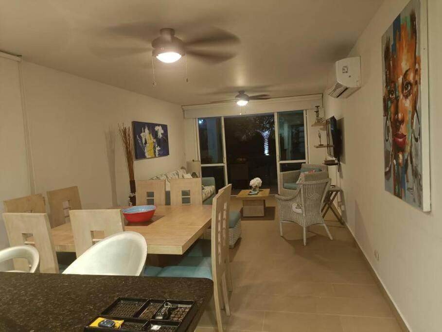 Casa Arcoiris: Espectacular Casa En Con Acceso Directo A La Playa Villa Cartagena