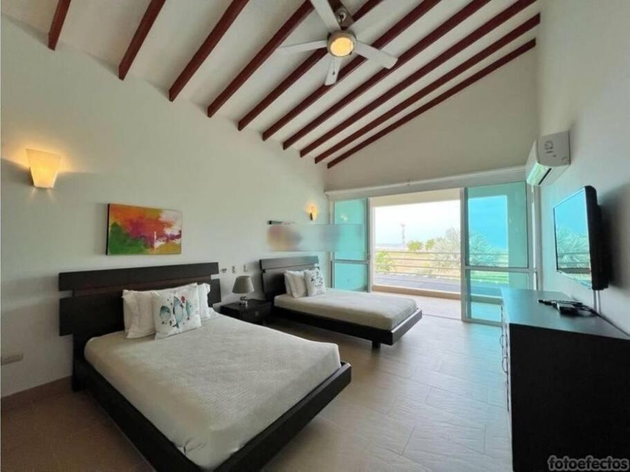 Casa Arcoiris: Espectacular Casa En Con Acceso Directo A La Playa Cartagena