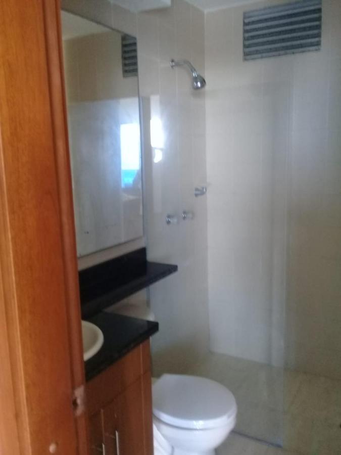 Apartment Guest Friendly 3br, Pool, Balcony, Ocean&lake View, Kit