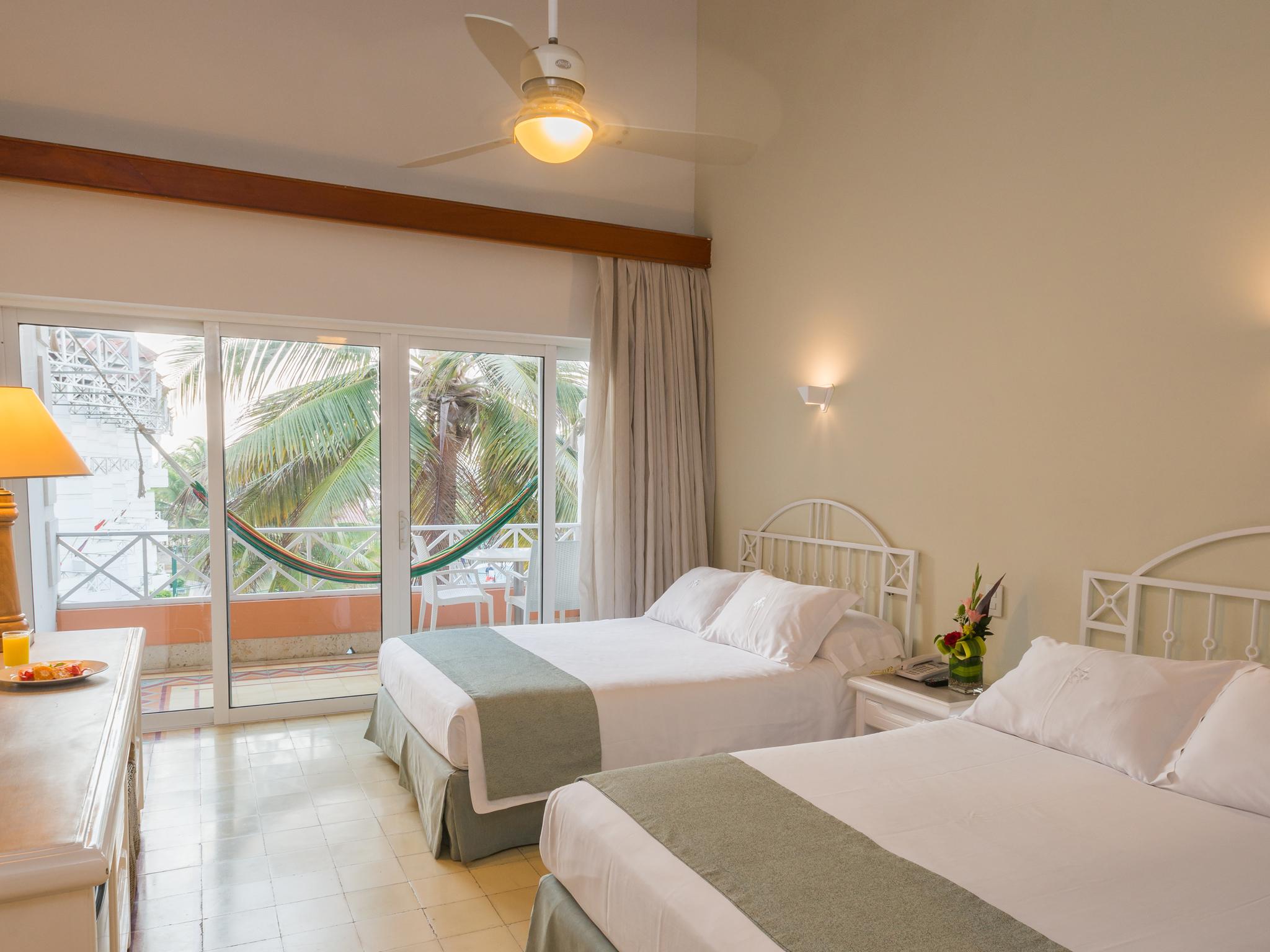 Americas Casa De Playa Hotel 5*