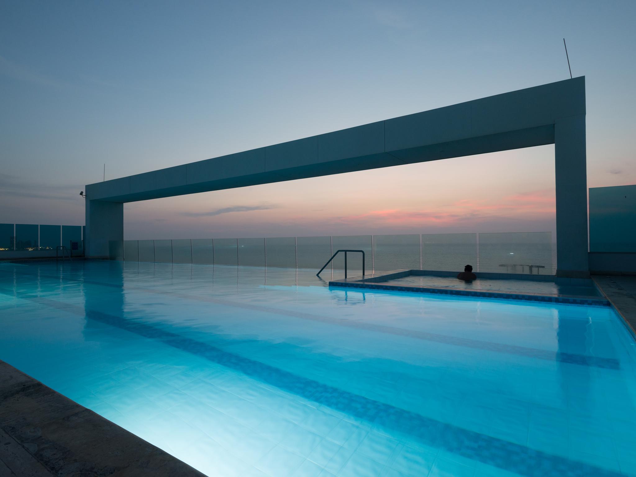 Hotel Americas Torre Del Mar 5*