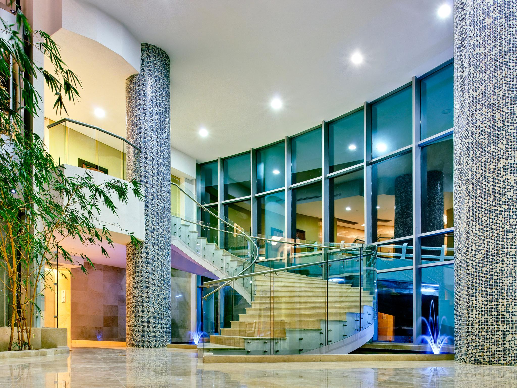 Hotel Americas Torre Del Mar 5*