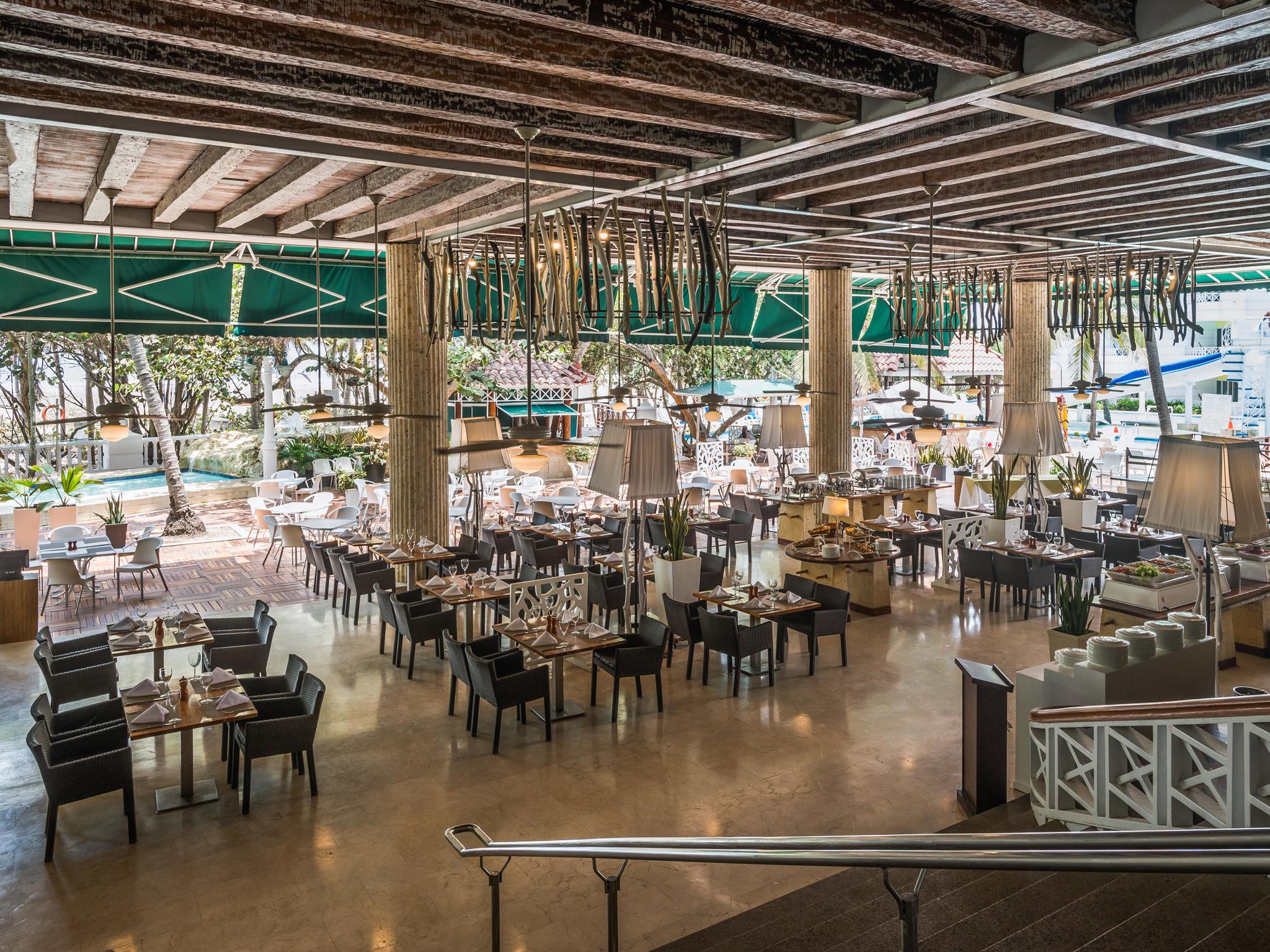 Americas Casa De Playa Hotel