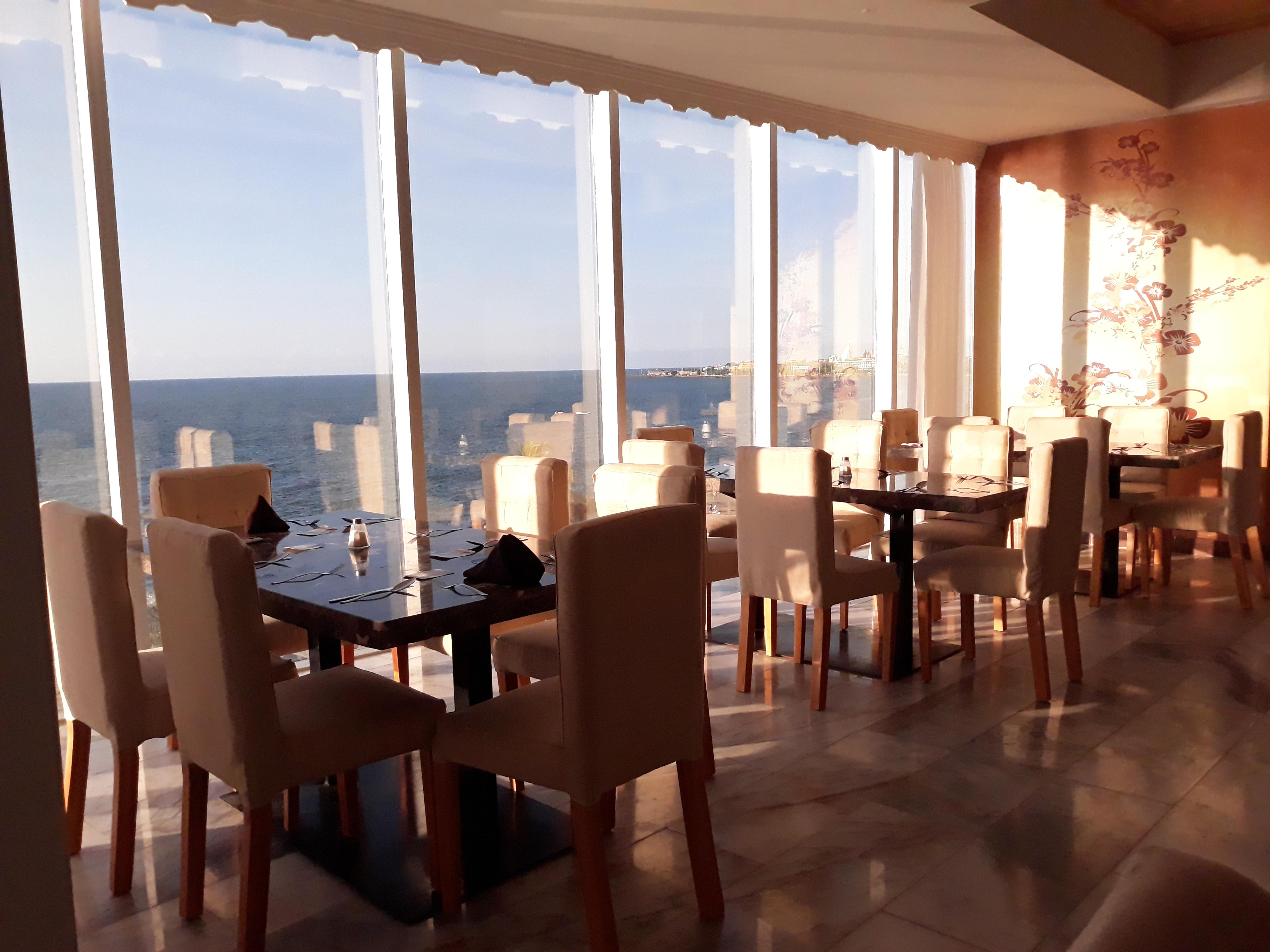 Dubai Hotel