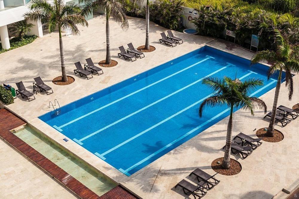 Cartagena, APARTAMENTO EN EDIFICIO CON SALIDA A LA PLAYA Apartamento