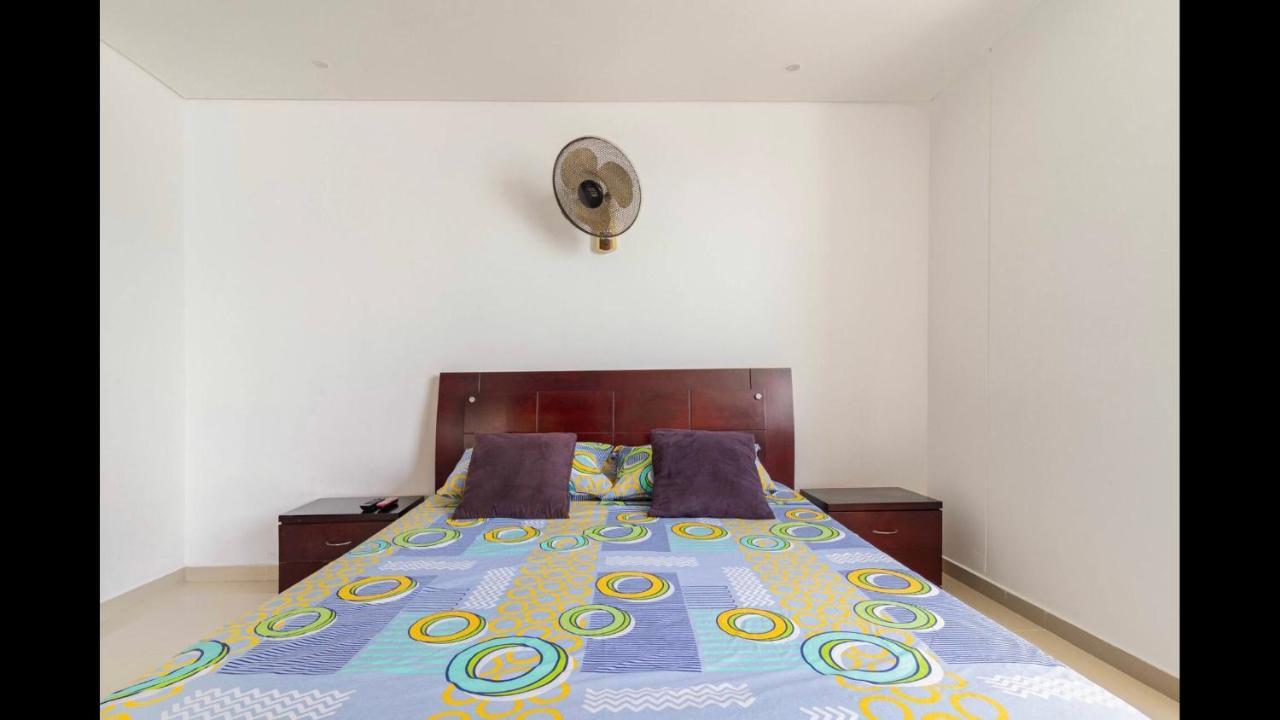 Apartamento Con Piscina A Una Cuadra De La Playa Apartment *