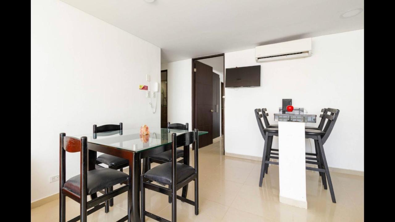 Apartamento Con Piscina A Una Cuadra De La Playa