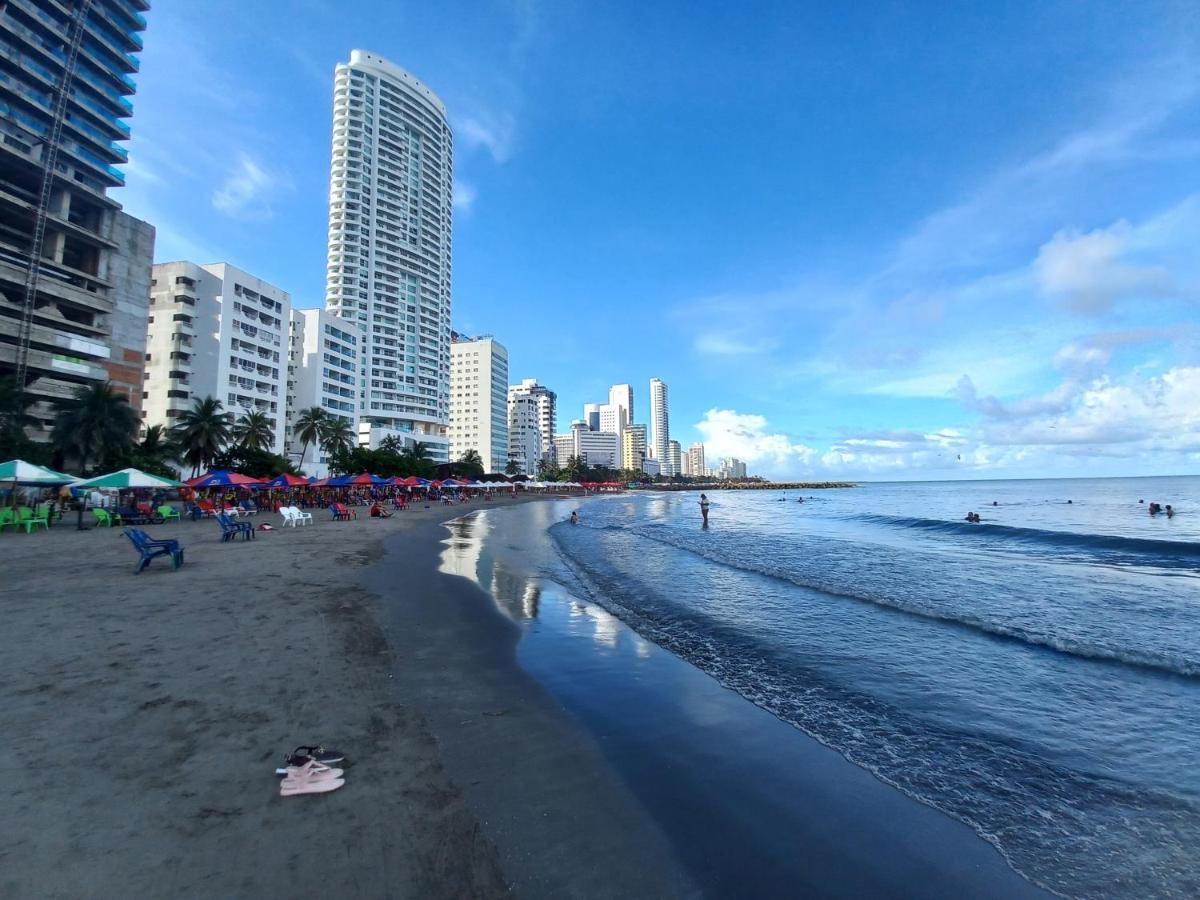 Edificio Delfines Playa * Cartagena