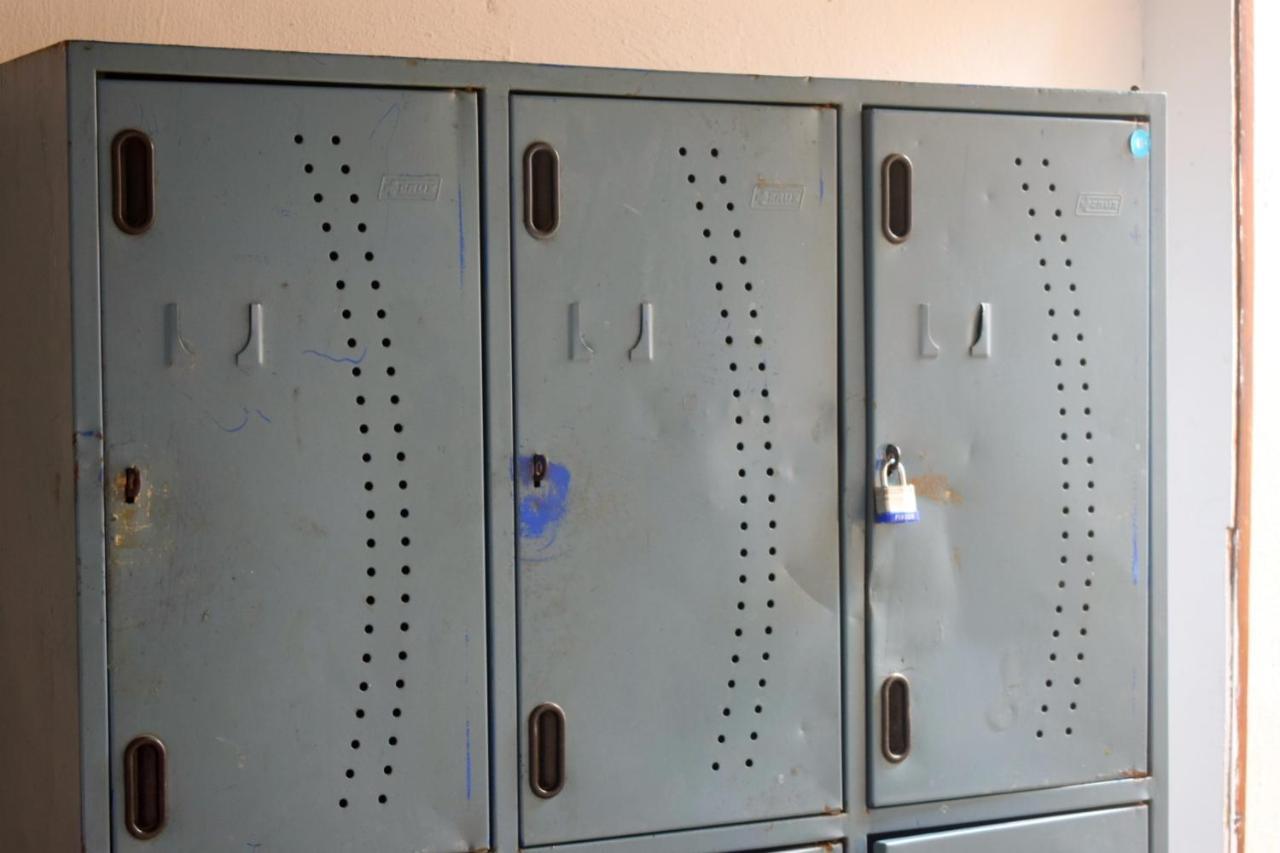 Hostel Hosting And Travel Services 420