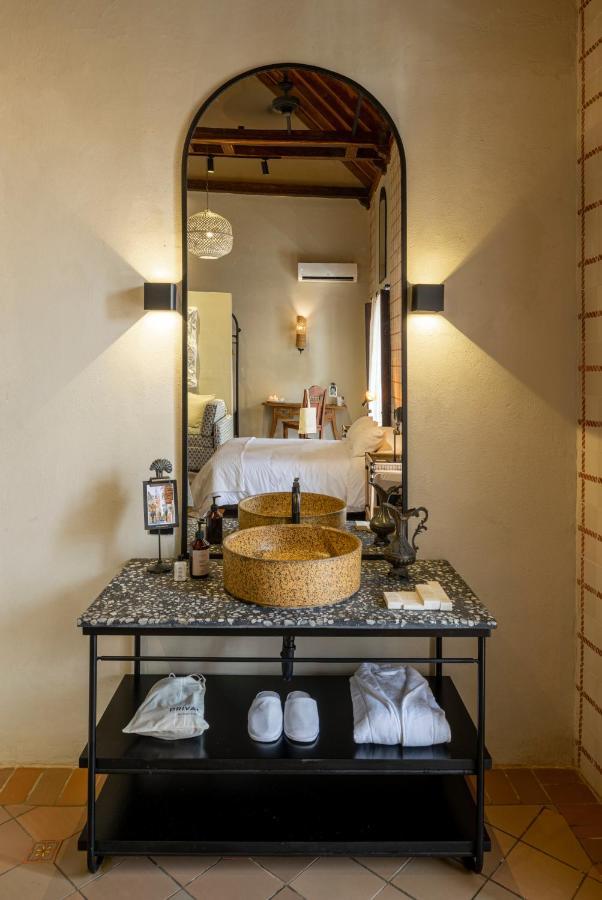 Privado Designer Boutique 4*