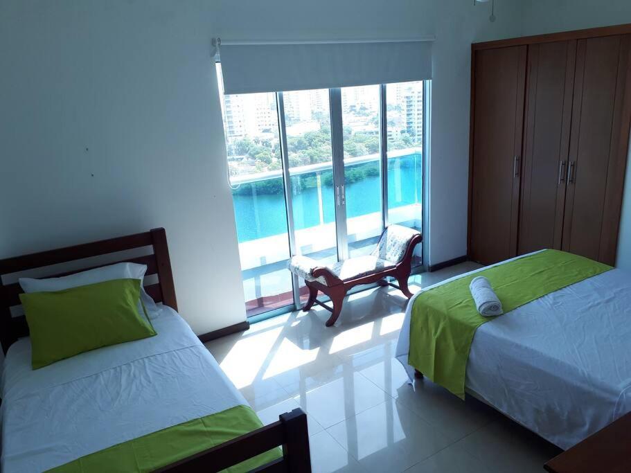 Apartamento 1403.mirador Del Laguito Frente A La Bahia - 4 Hab