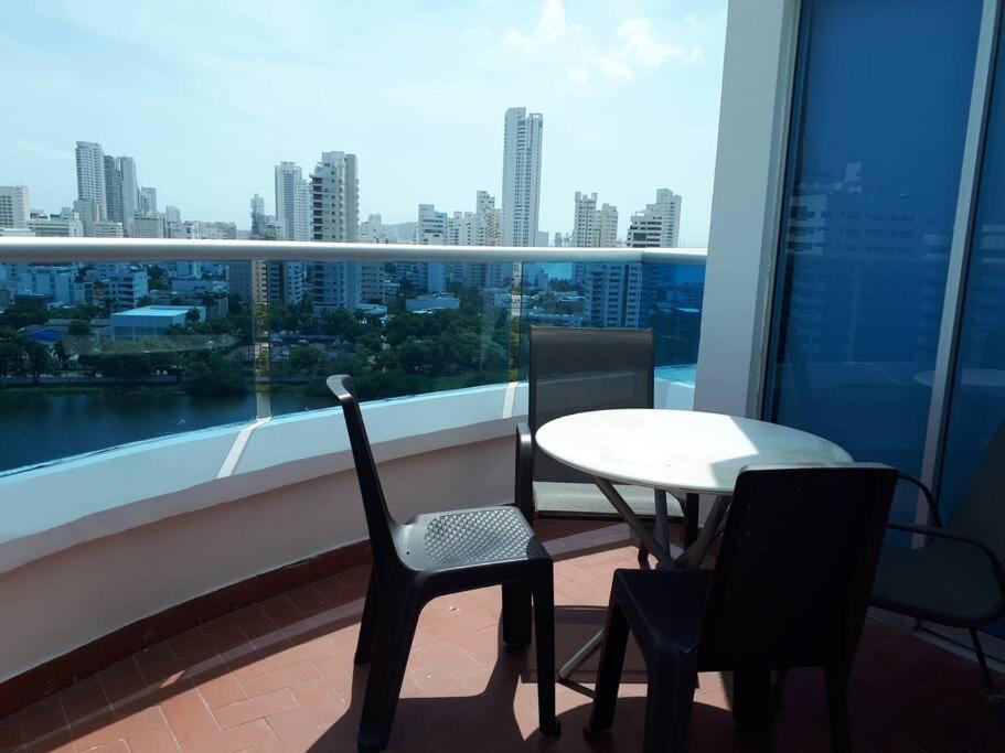 Apartamento 1403.mirador Del Laguito Frente A La Bahia - 4 Hab *