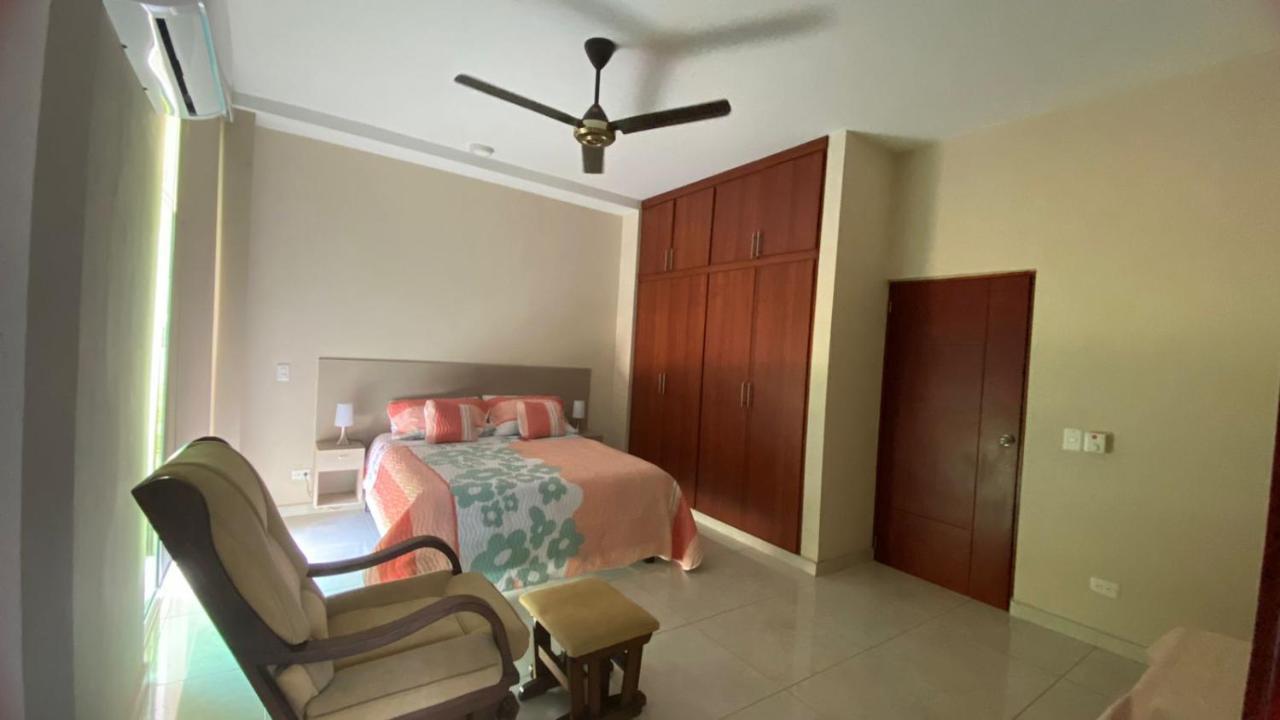 Alpes Edif Mile Grande Privada Con Sala-comedor Compartida * Cartagena