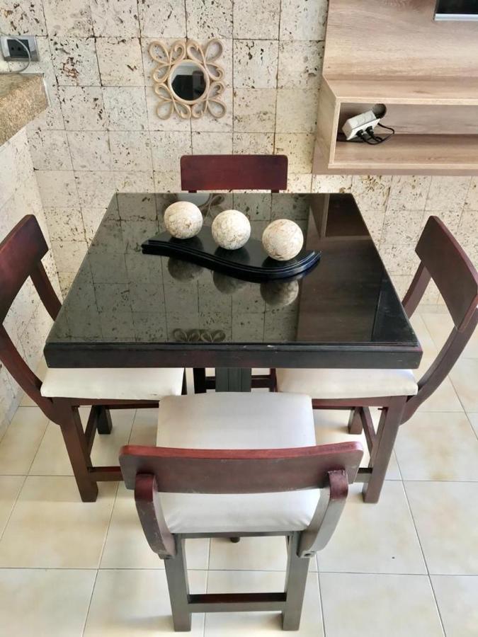 En Edificio El Conquistador Apartment