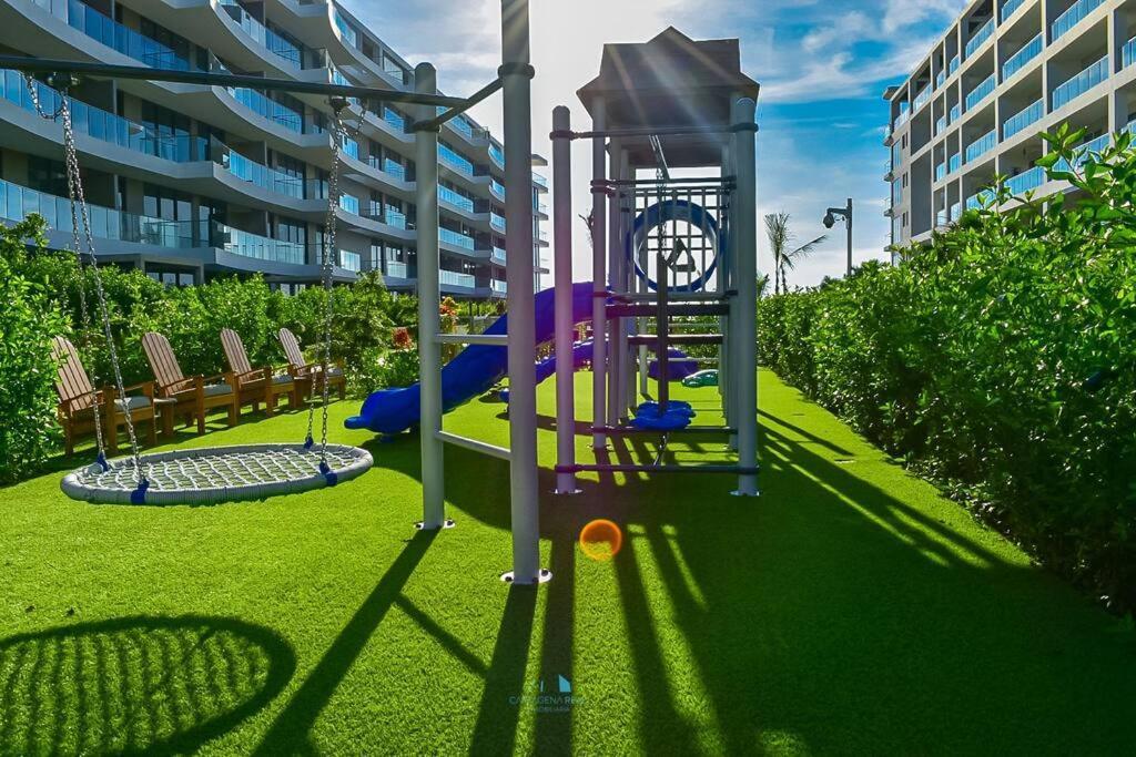 Vista Al Mar Lateral Panoramic View,spectacular Building,pools, Morros Zoe Ultimo Piso *