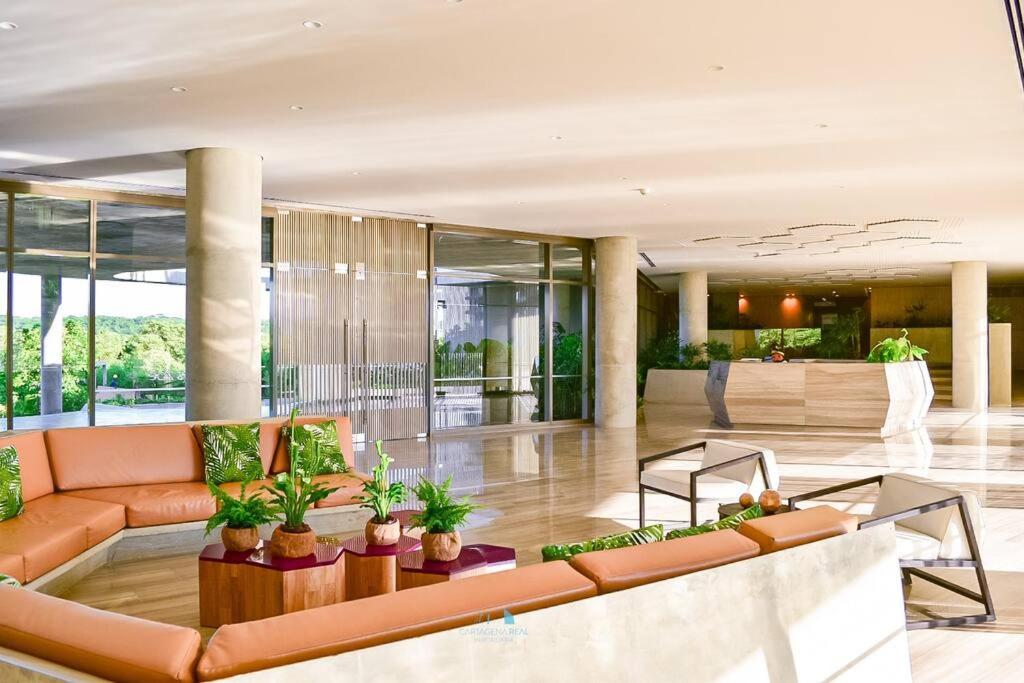 Vista Al Mar Lateral Panoramic View,spectacular Building,pools, Morros Zoe Ultimo Piso