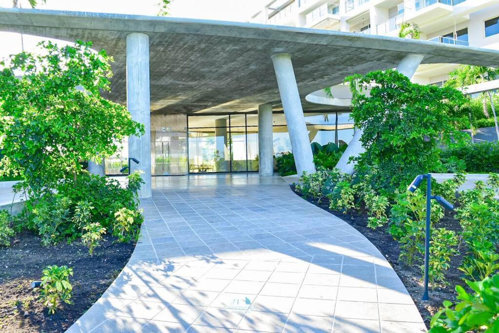 Vista Al Mar Lateral Panoramic View,spectacular Building,pools, Morros Zoe Ultimo Piso *
