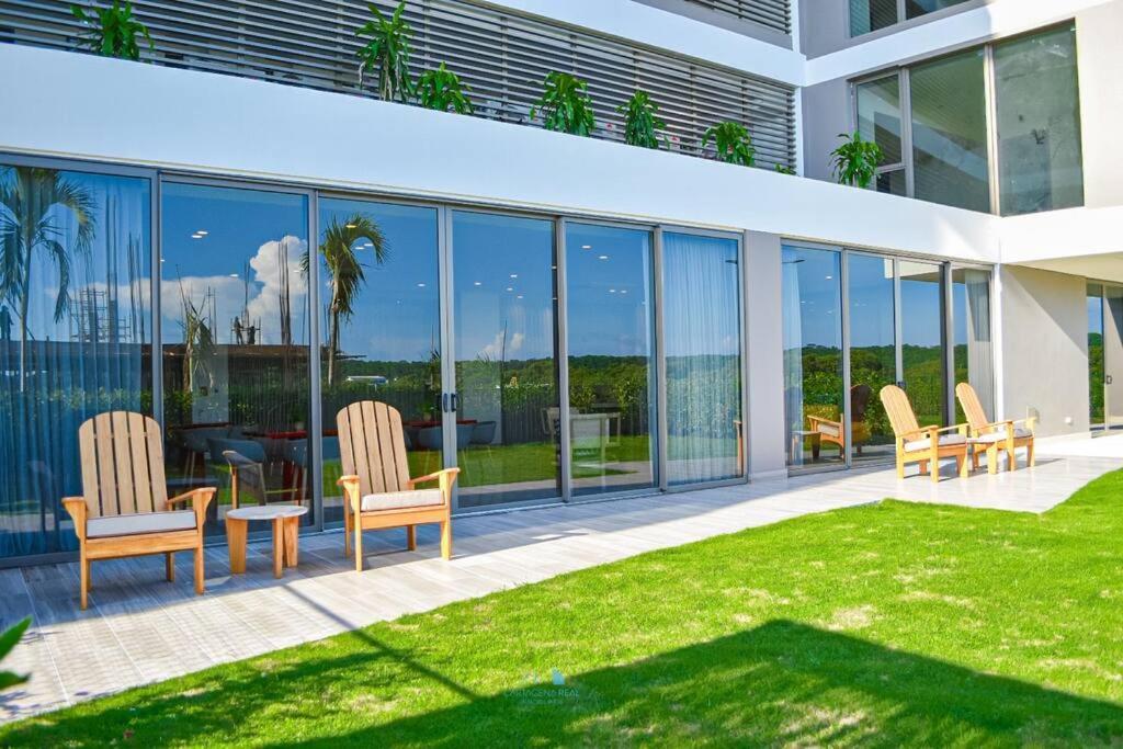 Apartamento Vista Al Mar Lateral Panoramic View,spectacular Building,pools, Morros Zoe Ultimo Piso *
