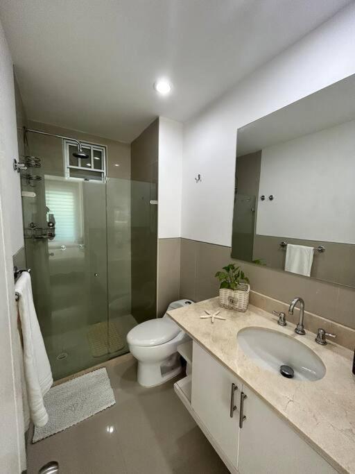 Beachfront Bliss-2br Haven Steps From Sandy Shores Apartment *