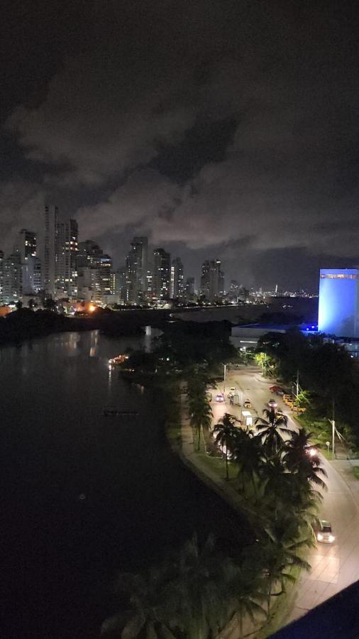 Duplex 803 Edificio Marina Del Rey, Laguito Apartment