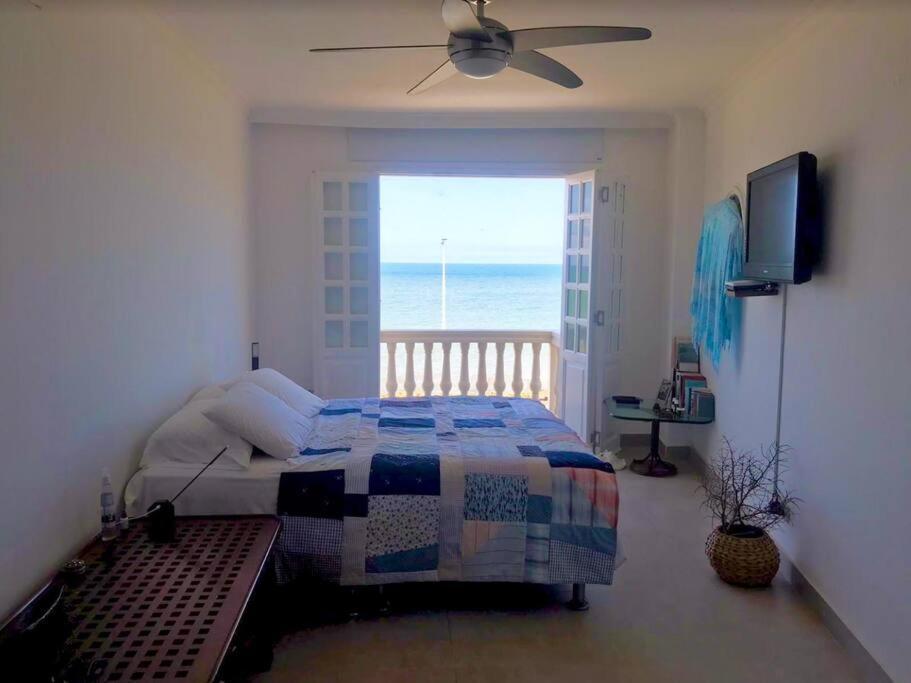 Apt. With Rooftop & Ocean View In The Old City Apartment