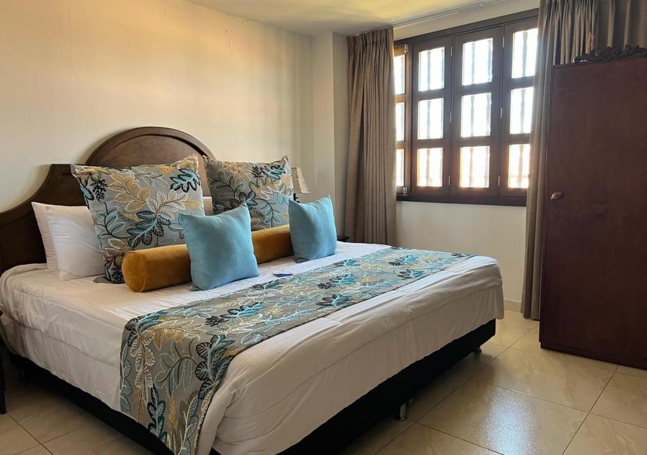 Dorado Plaza Calle Del Arsenal 3* Cartagena