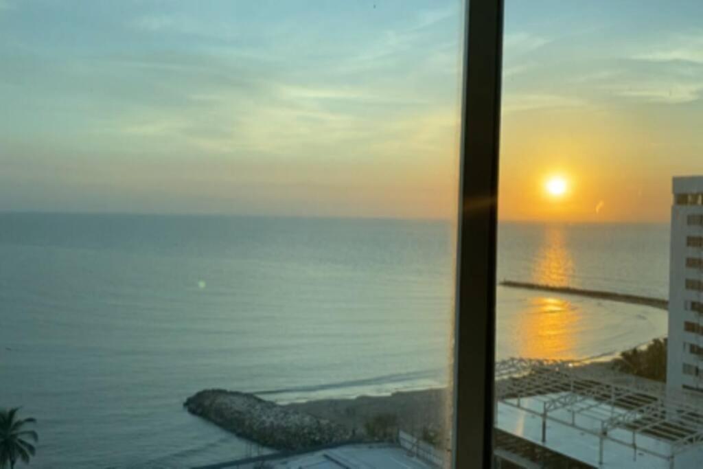 Apartment 2b/2b Gorgeous Sunsets-ocean View -pool