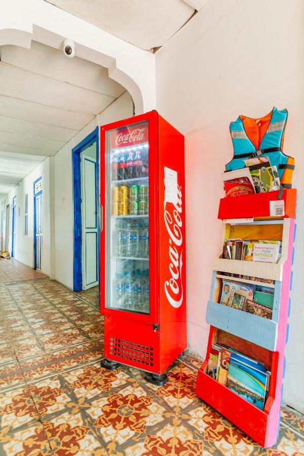 Hostel Hosting And Travel Services 420