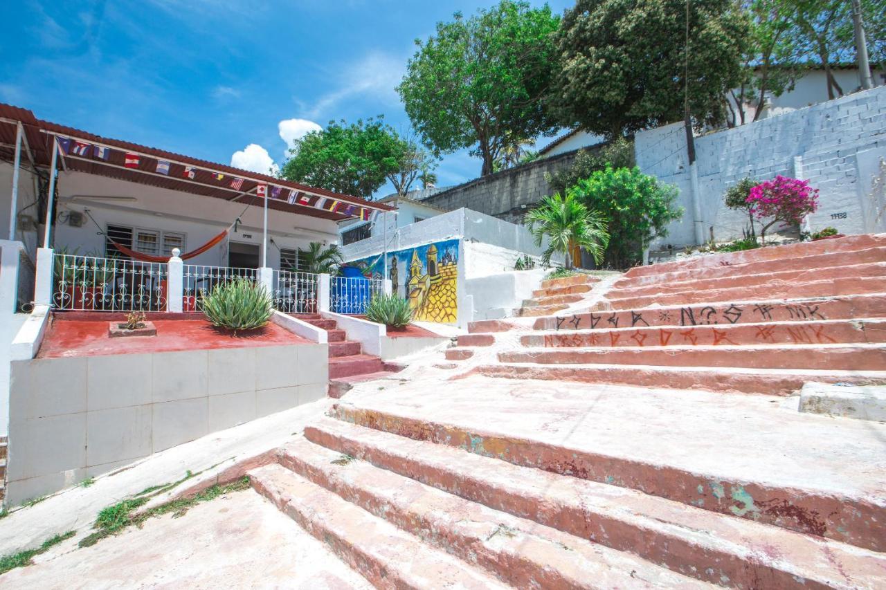 Hostal Casa Kristalu *