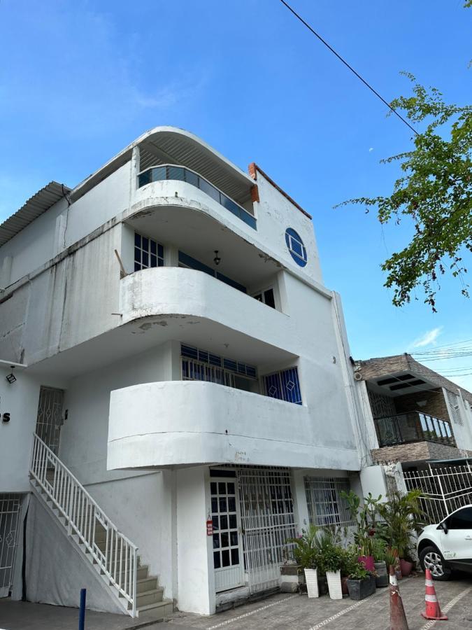 Apartamento En Crespo Cerca Del Aeropuerto Y La Playa * Cartagena