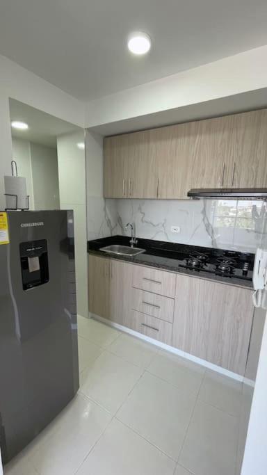 Apartamento Muy Cerca Al Mar De 3 *