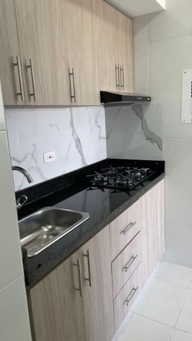 Apartamento Muy Cerca Al Mar De 3 * Cartagena