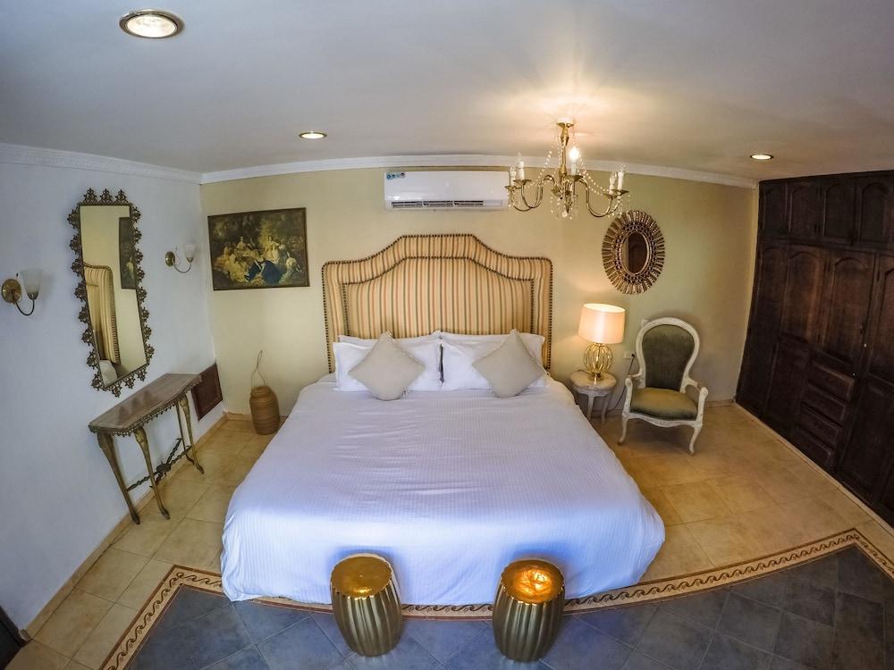 Hotel Casa La Tablada 3*