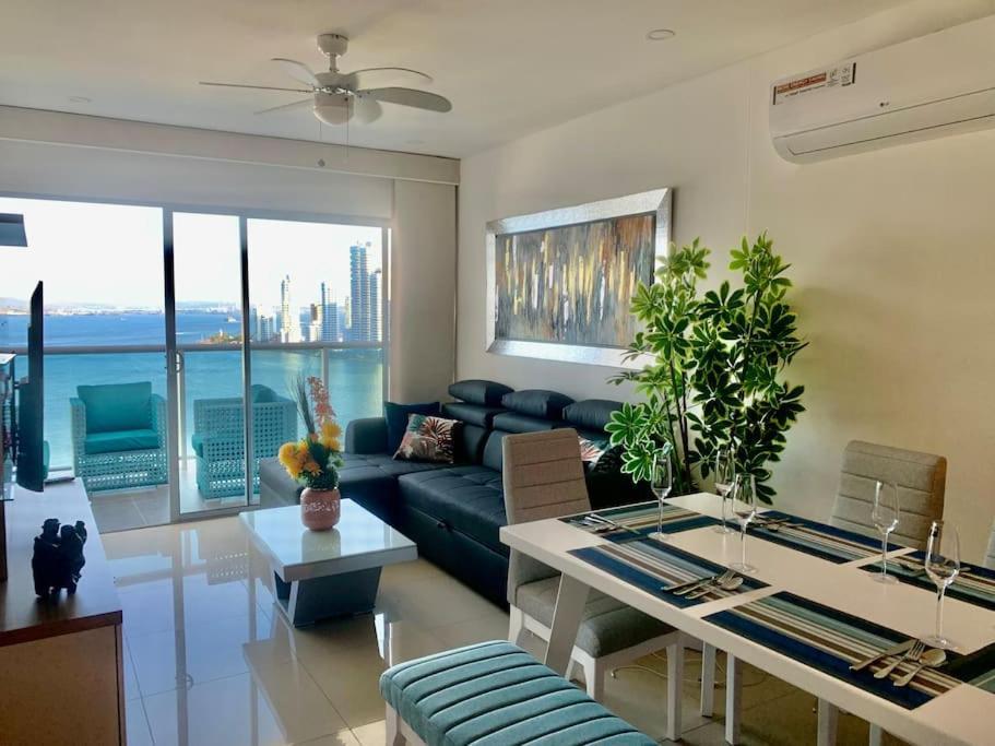 19th Floor Luxury Bay View Apartment *