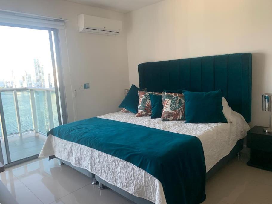19th Floor Luxury Bay View Apartment *
