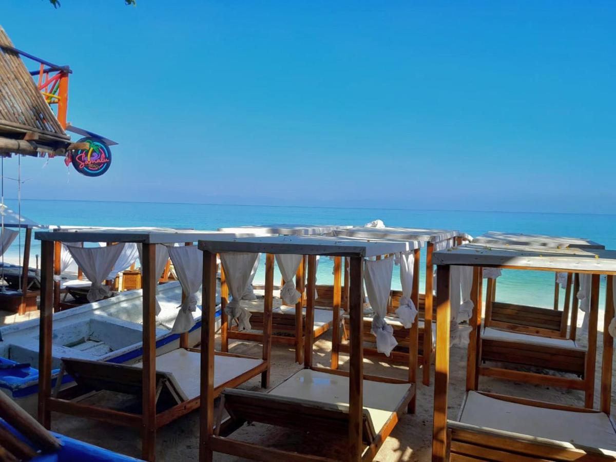 Oasisbluecartagena Hostel