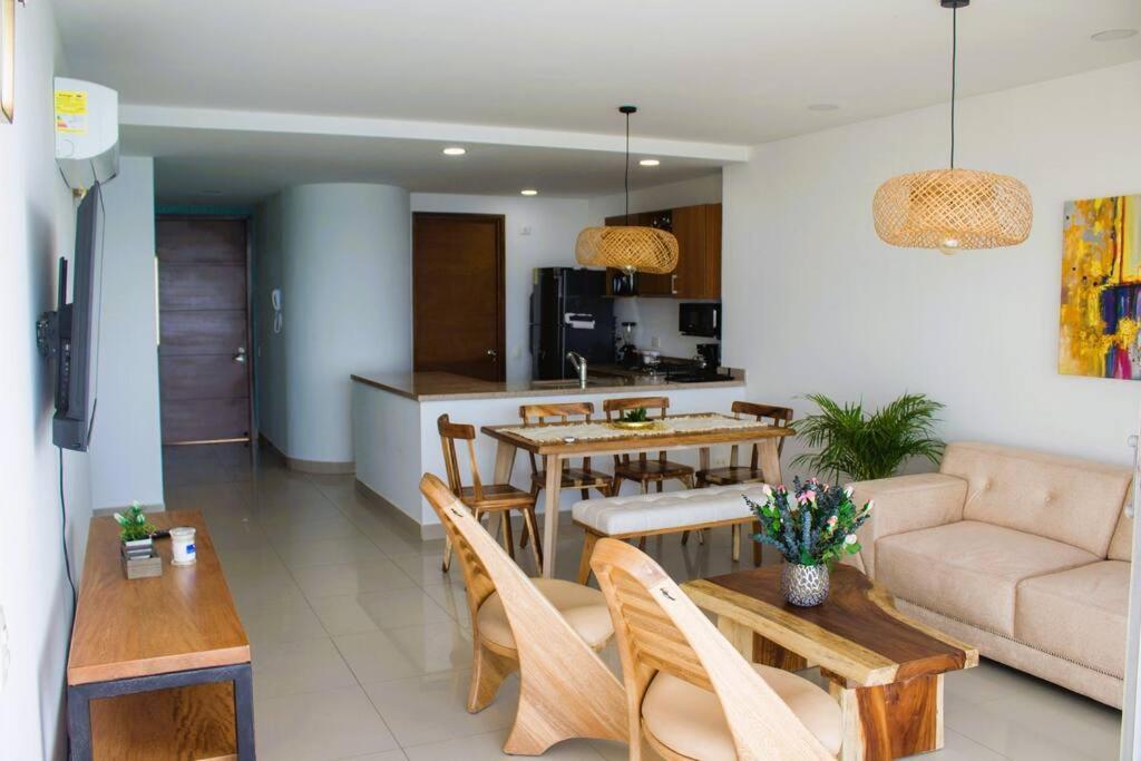 Nuevo! Hermoso Apto Frente A La Playa!