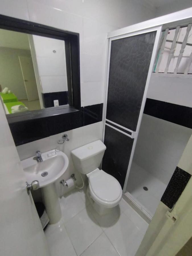 Hotel Bm-17 Cerca Al Mar Con Aire Acondicionada Y Wifi Cartagena