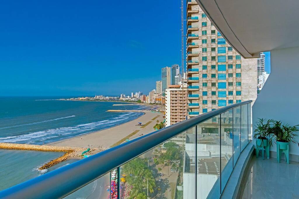 Moderno En Frente De La Playa. Apartment *