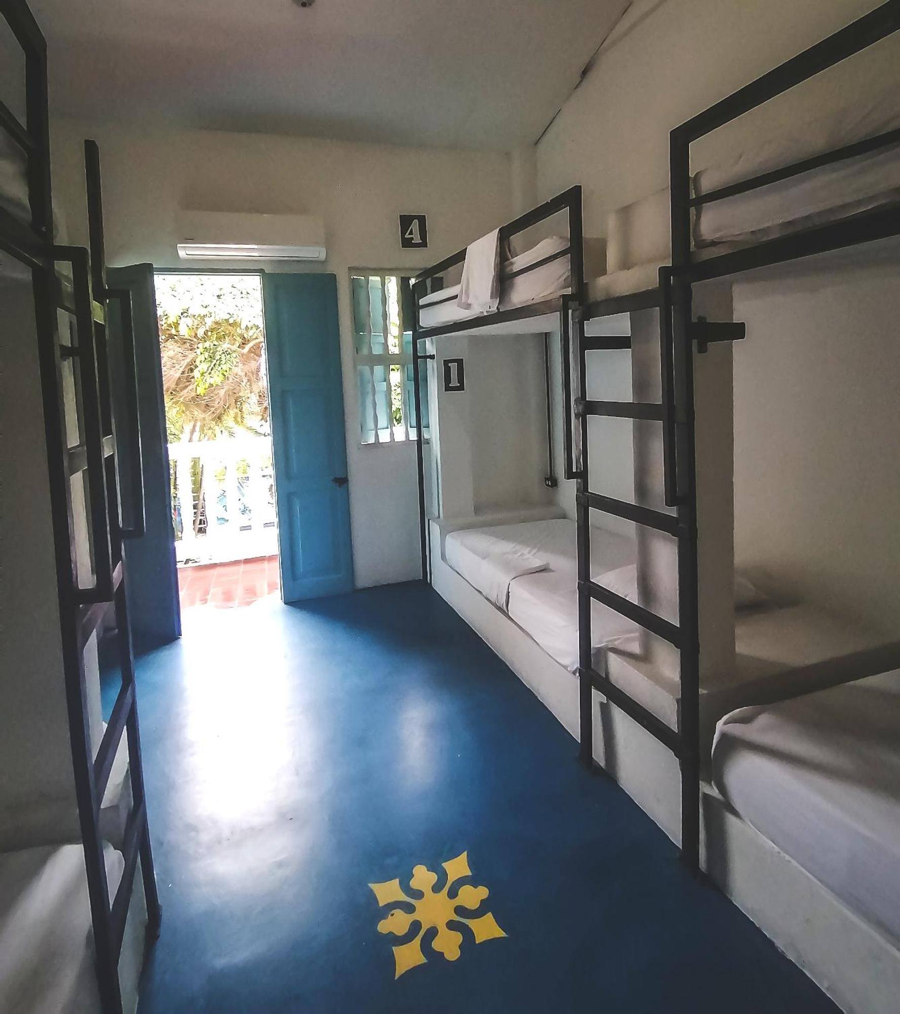 Media Luna Hostal