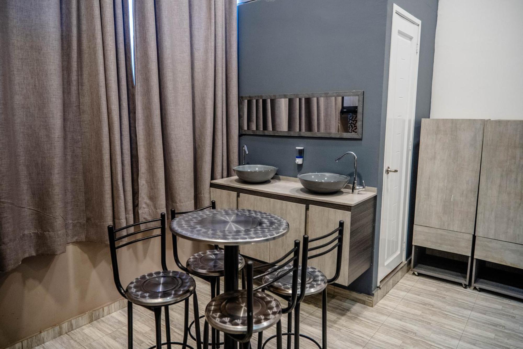 Bahia 79 Apartasuites Cerca Al Centro Aparthotel 3*