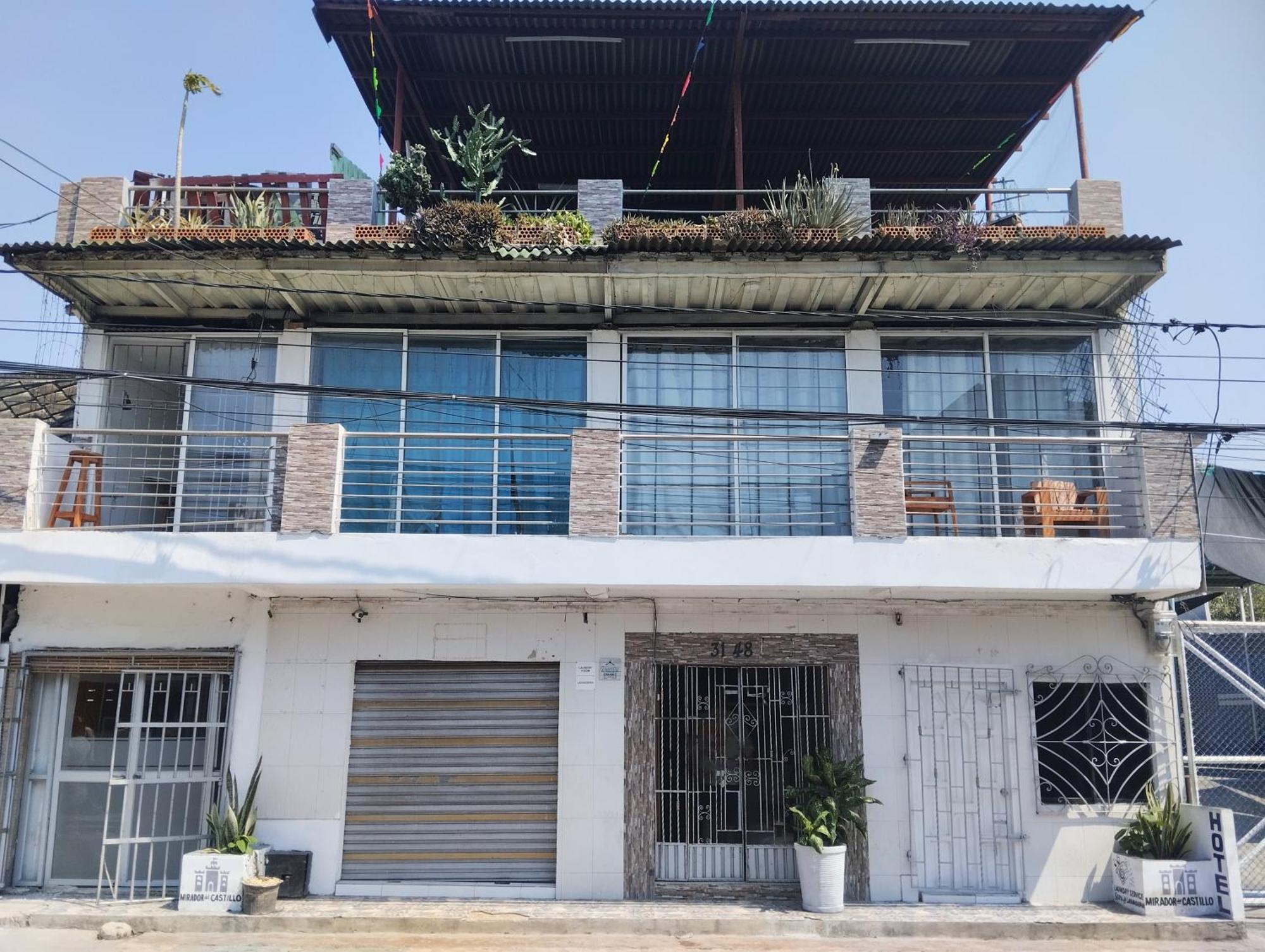 Guest house Del Castillo Mirador